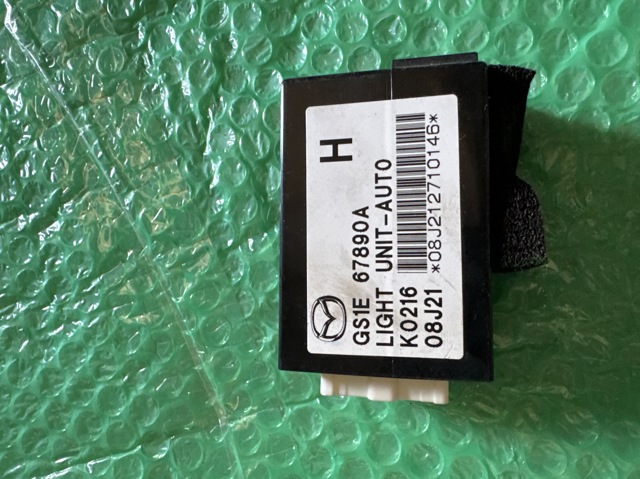 Модуль управления светом фар GS1E67890A MAZDA