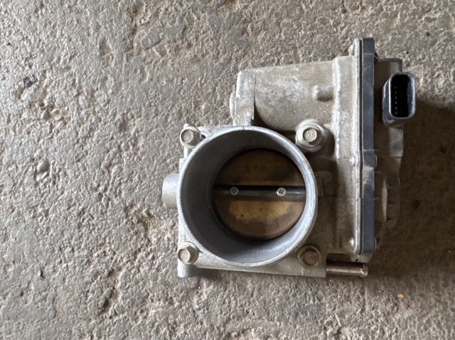 Дроссельная заслонка в сборе L50213640B MAZDA