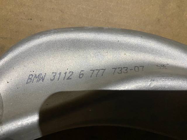 Рычаг передний нижний левый 31126777733 BMW