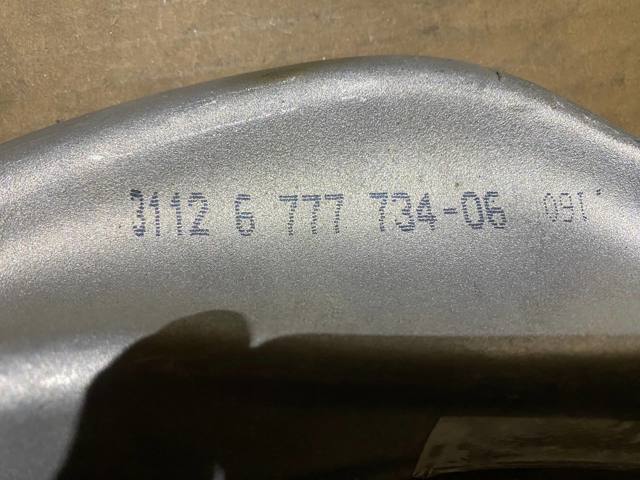 Нижний правый рычаг передней подвески 31126777734 BMW