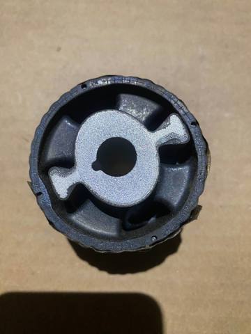 33316792873 BMW Сайлентблок задней балки (подрамника) купить в Ужгород