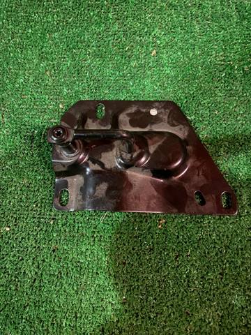 8W0823186D VAG Стояк-крюк замка капота купить в Кривой Рог