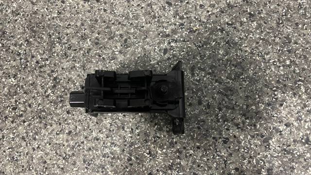 FORD FT4Z13A004A Кронштейн (адаптер) крепления фары передней в наличии Черновцы
