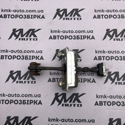 Ограничитель открывания двери 13180682 GM