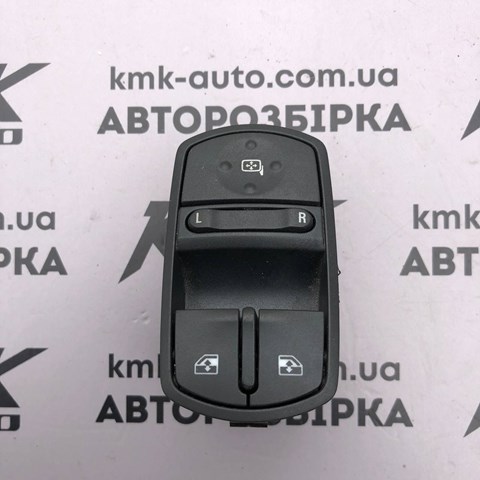 Кнопочный блок управления стеклоподъемником передний правый 13258521 GM
