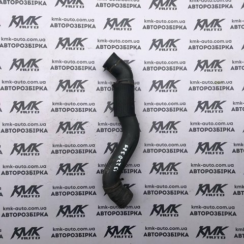 Патрубок системы охлаждения 13270389 GM