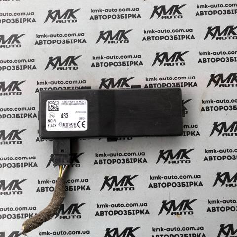 Блок управления центральным замком 13503204 GM