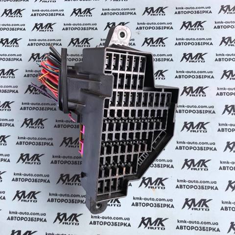 1K1941824 VAG Блок предохранителей купить в Сумы