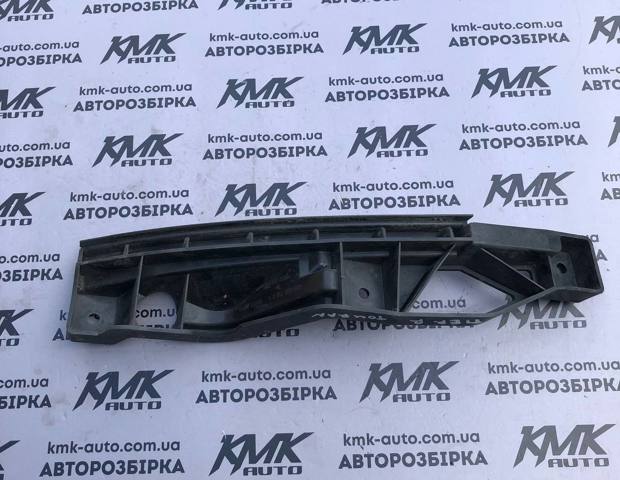Кронштейн бампера переднего, правый 1T0807890 VAG