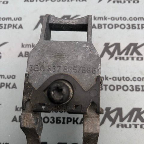 3B0837885 Держатель наружной ручки двери передней левой купить Черновцы