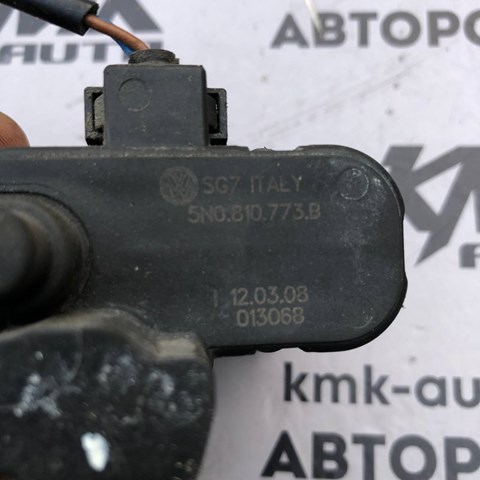 VAG 5N0810773B Замок открывания лючка бензобака в наличии Чернигов