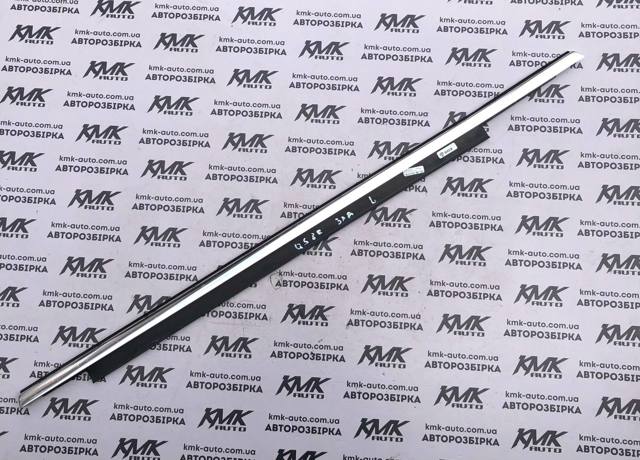 Молдинг опускного стекла нижний, двери задней, левой 8R0853763F VAG