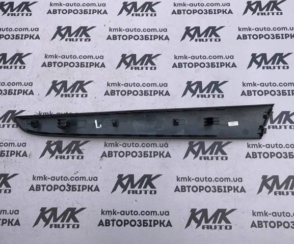 8R0867409 VAG Накладка двери задней левой купить в Ирпень