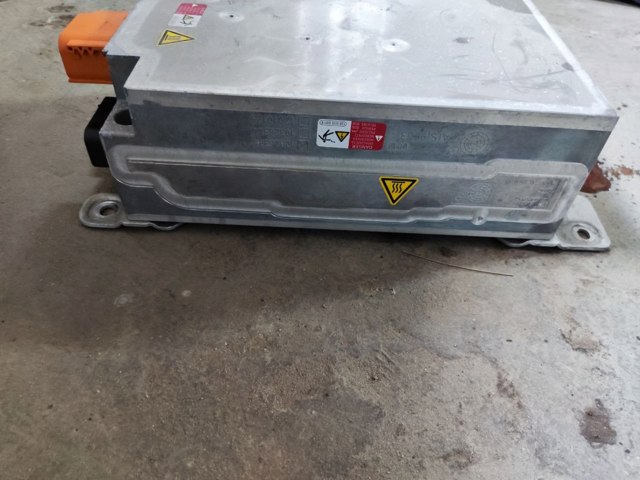 VAG 5QE915684AD Зарядное устройство для АКБ в наличии Днепр