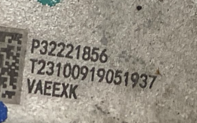 32221856 VOLVO Цапфа (поворотный кулак) передний левый купить в Тернополь