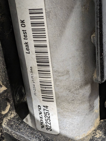VOLVO 32224829 Радиатор в наличии Ровно