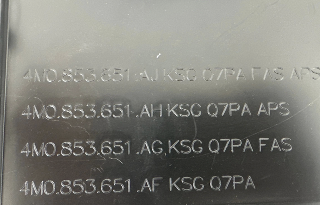 VAG 4M0853651AG Решетка радиатора в наличии Кривой Рог
