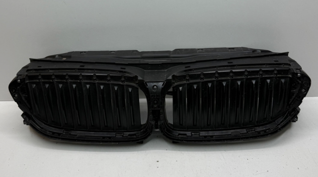 Облицовка радиатора BMW 5