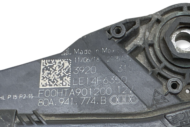 VAG 80A941774B Фара правая в наличии Черновцы