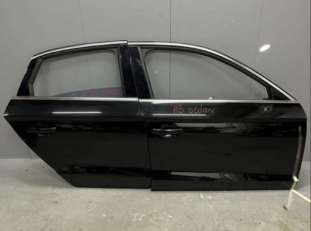 VAG 8V5831051D Дверь передняя левая в наличии Полтава