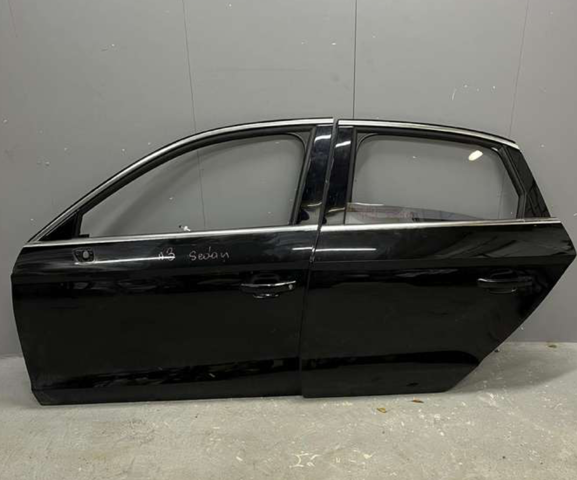 Дверь задняя, правая 8V5833052C VAG