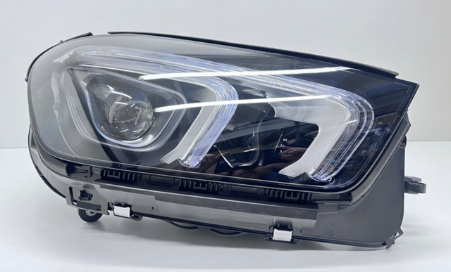 Фара правая A1679060403 MERCEDES