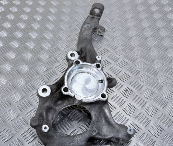 Цапфа - поворотный кулак передний, правый A2063320200 MERCEDES