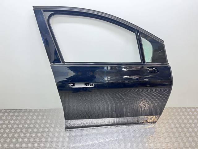 Пассажирская передняя дверь A2947200602 MERCEDES