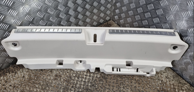 Накладка задней панели багажника A2976902900 MERCEDES