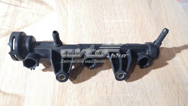 Рампа форсунок системы впрыска топлива 03D133329A VAG