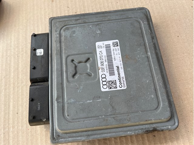 ЭБУ двигателем 03F906070CA8X0 VAG
