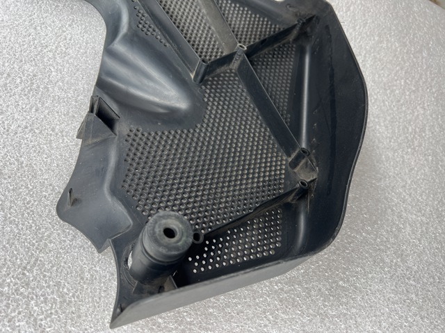 VAG 06A119512C Крышка мотора декоративная в наличии Украина