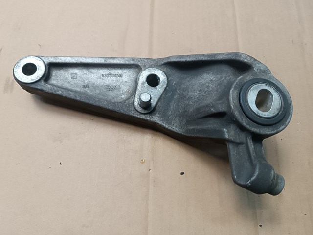 Кронштейн подушки (опоры) двигателя, задней 13130723 OPEL