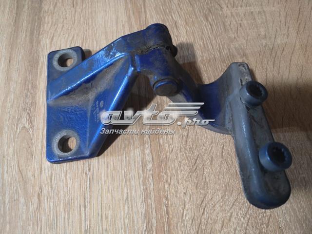Петля передней двери правая 1C0831412B VAG