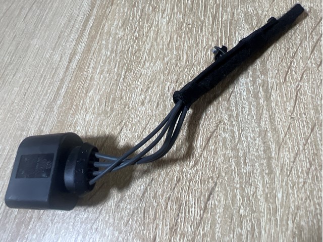 Разъем (фишка) заднего фонаря 1J0973704 VAG