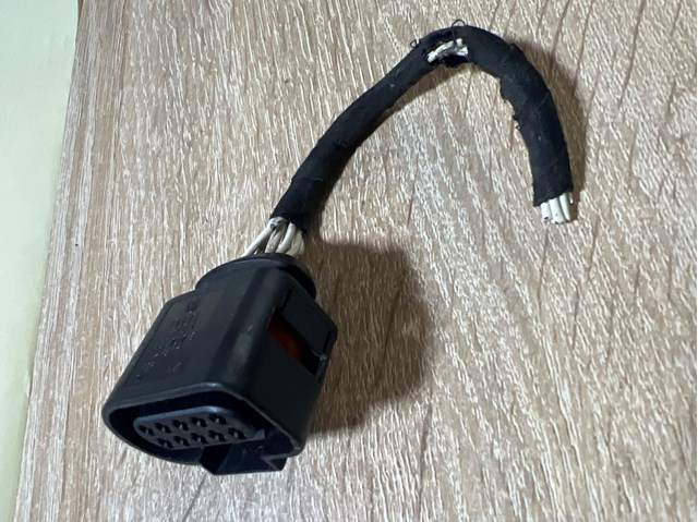 Замок передней левой двери 1J0973715 VAG