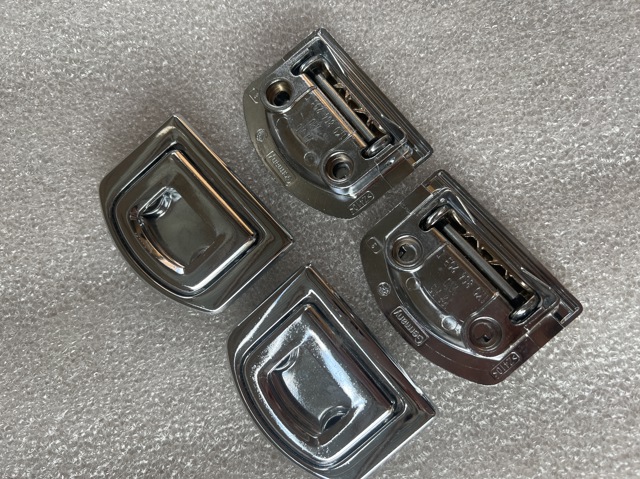 Петля крепления груза 1K0864203C2ZZ VAG