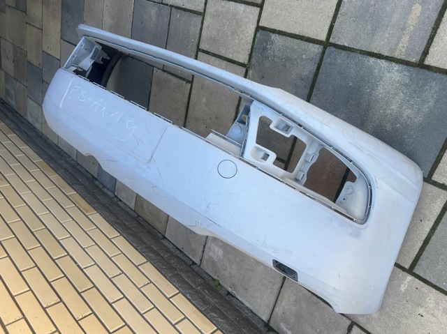 Бампер на авто Volkswagen Touran 2