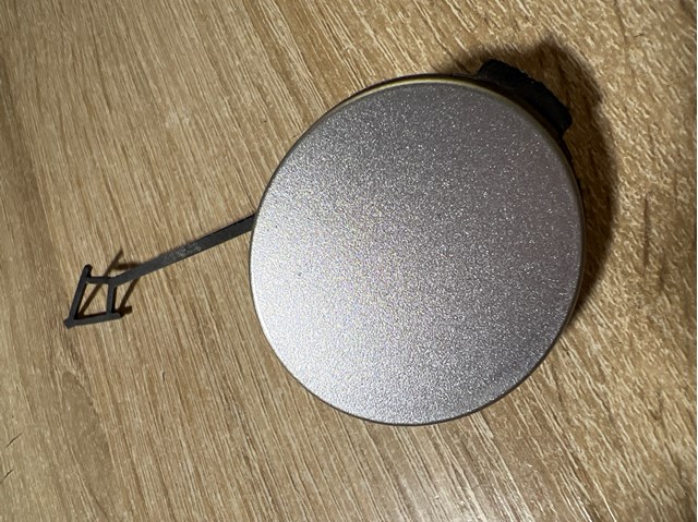 Заглушка бампера буксировочного крюка 1T0807241CGRU VAG