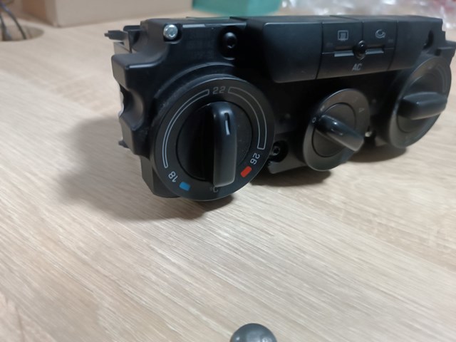 1Z0820047K3X1 VAG Блок управления кондиционером купить в Тернополь