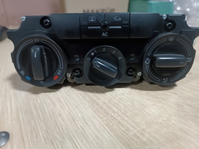 Механизм управления кондиционером 1Z0820047K3X1 VAG