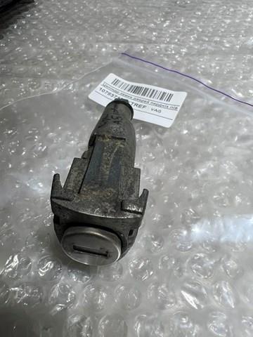 Личинка замка двери передней, левой 1Z0898167D VAG