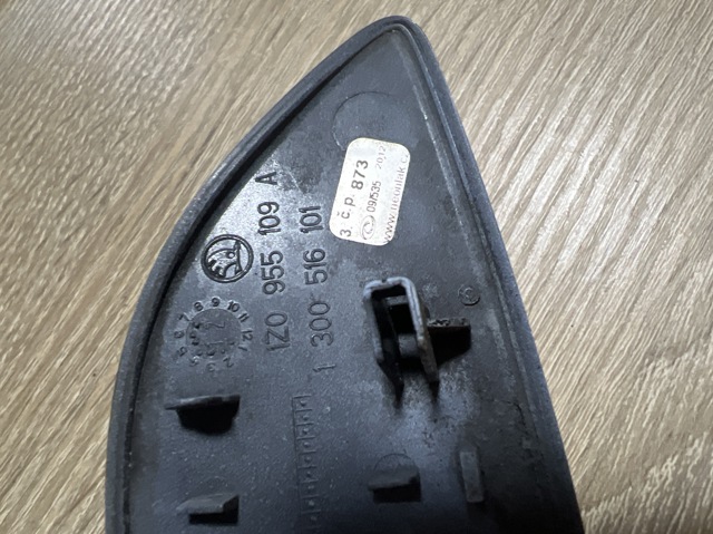 1Z0955109A Накладка форсунки омывателя фары передней купить Тернополь