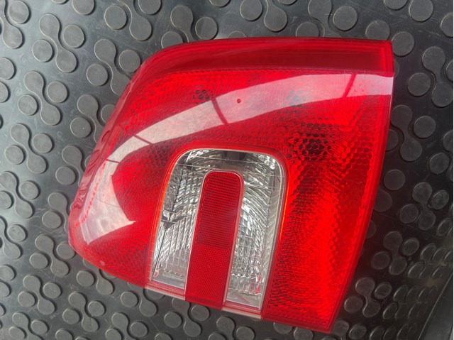 Правый стоп Шкода Октавия II A5