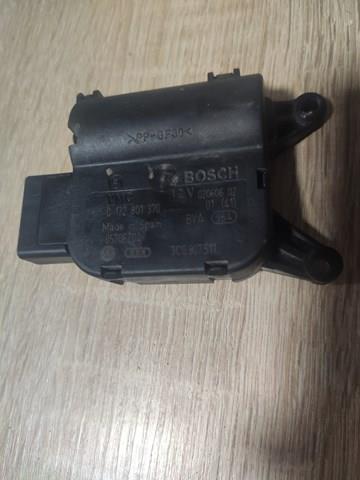 Моторчик заслонки печки 3C0907511 VAG