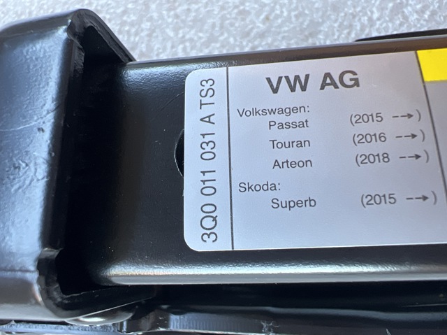 VAG 3Q0011031A Домкрат в наличии Винница