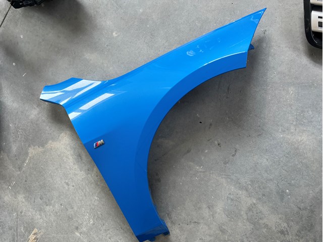 Переднее левое крыло 41009492431 BMW