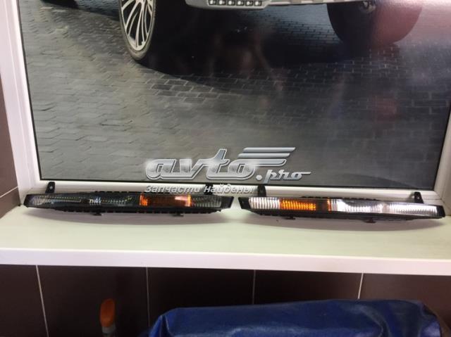 Правый указатель поворота 4L0953042B VAG