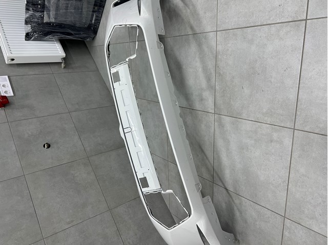 BMW 51115A69619 Передний бампер в наличии Украина