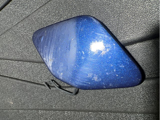 Заглушка буксировочного крюка в передний бампер 51117396837 BMW